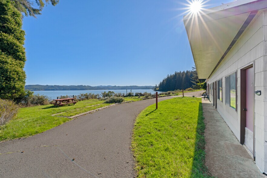 More Photos Of 4484 Fish Mill, Westlake Hotel For Sale