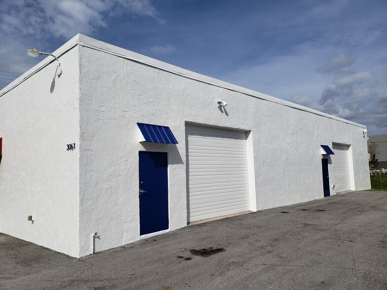 More Photos Of 3059-3061 SE Monroe St, Stuart Warehouse For Lease