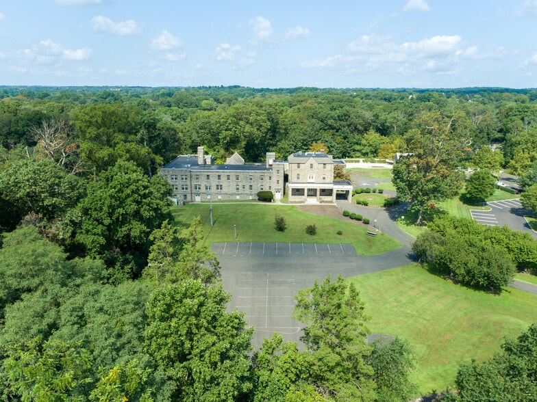 More Photos Of 100 W Laurel Ave, Cheltenham Office For Lease