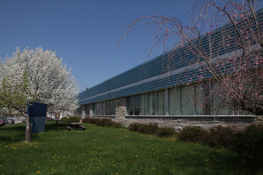 More Photos Of 59-71 Page Park Dr, Poughkeepsie Warehouse For Lease