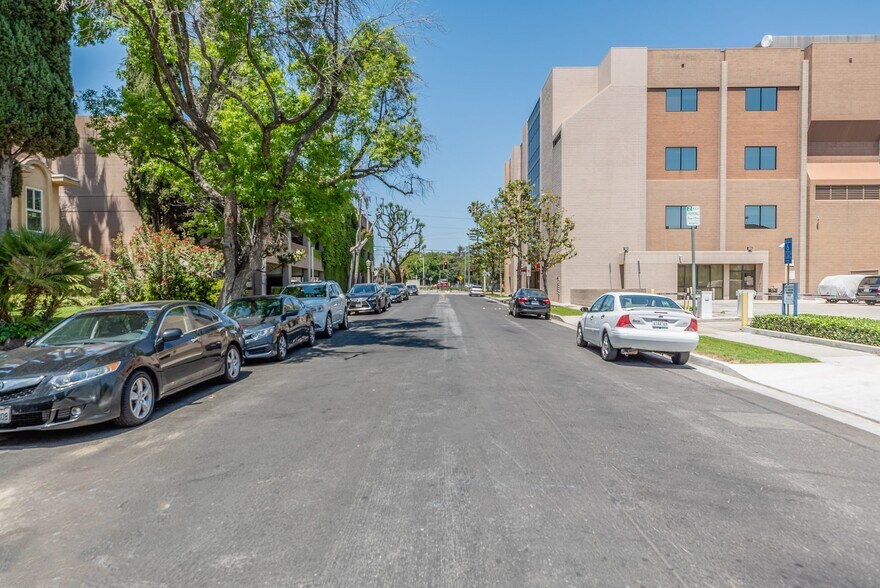 More Photos Of 5329-5333 Agnes Ave, Valley Village Apartments For Sale