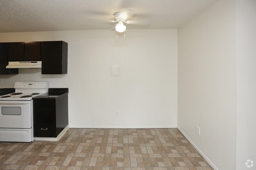 More Photos Of 2025 Jerry Murphy Rd, Pueblo Apartments For Sale