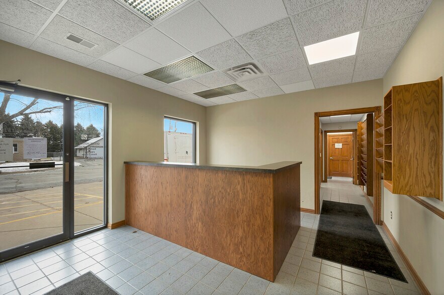 More Photos Of 4424 Dickinson Rd, De Pere Office For Lease