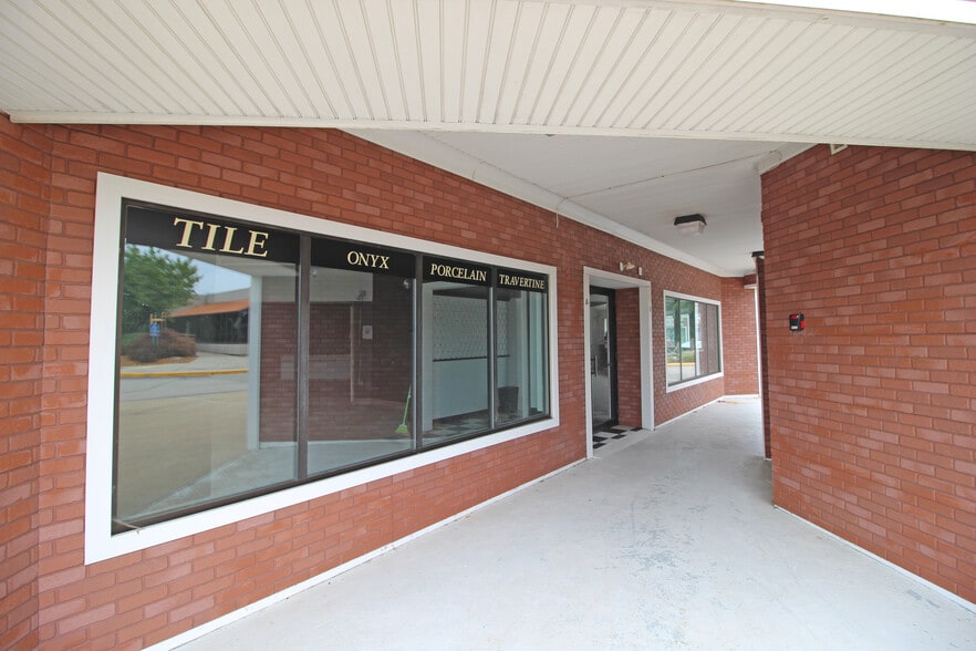 More Photos Of 267 Post Rd, Westerly General Retail For Lease
