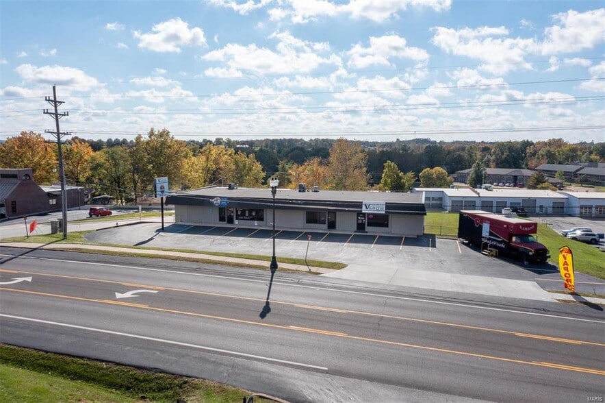 More Photos Of 2300-2314 W Osage St, Pacific Freestanding For Lease