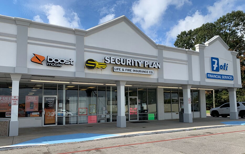 More Photos Of 800-840 E Admiral Doyle Dr, New Iberia Department Store For Sale