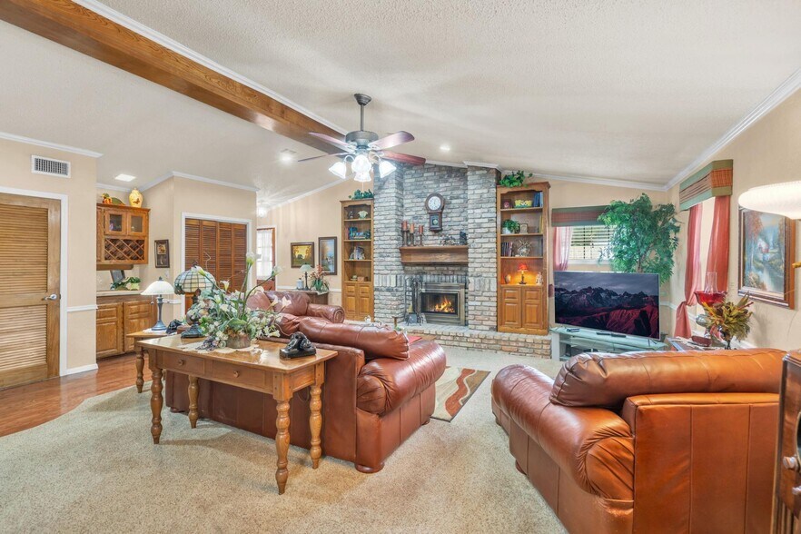 More Photos Of 103 Roundabout Ln, Huntsville Specialty For Sale