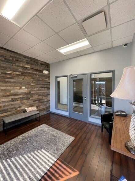 More Photos Of 211 Lake Dr, Newark Flex For Sale