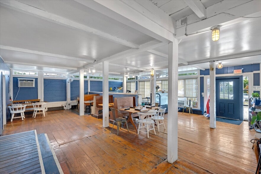 More Photos Of 70 Main St, Wellfleet Hotel For Sale