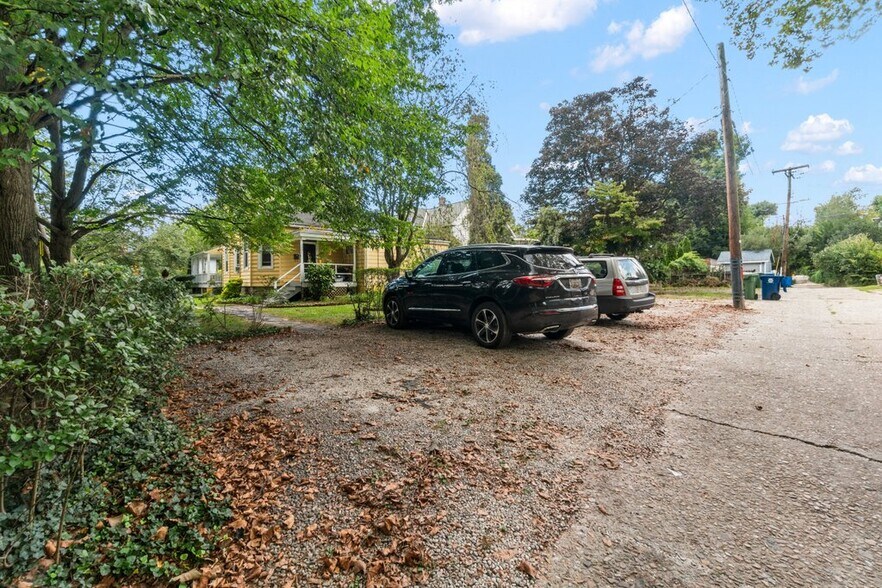 More Photos Of 5001 Roland Ave, Baltimore Apartments For Sale