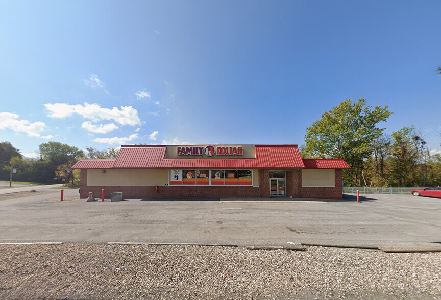 Primary Photo Of 204 S Wausau Rd, Middleburg General Retail For Sale