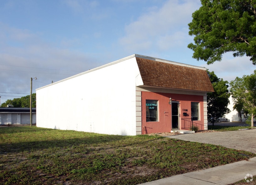 More Photos Of 1308 SE 47th St, Cape Coral Freestanding For Lease