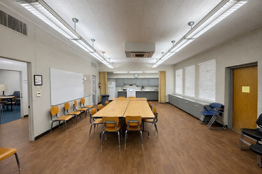 More Photos Of 3546 E Thomas Rd, Phoenix Religious Facility For Lease