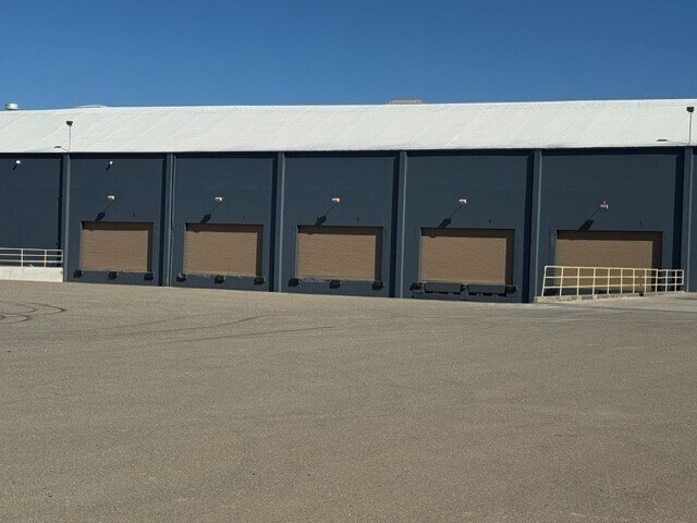 More Photos Of 1203 N Gertrude Ave, Stockton Distribution For Lease
