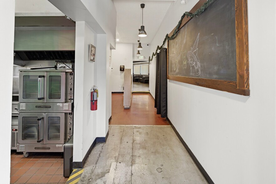 More Photos Of 5824-5846 NE Sandy Blvd, Portland Restaurant For Sale