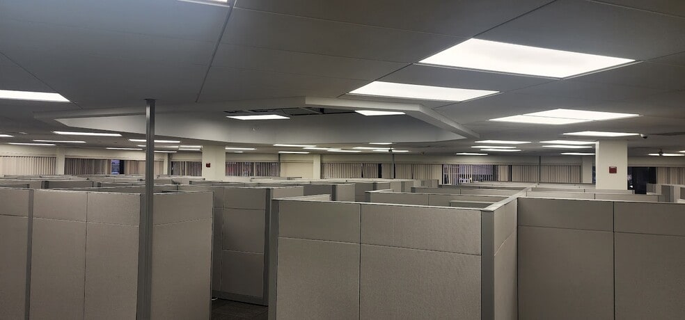 More Photos Of 1 Michael Ave, Farmingdale Office For Lease