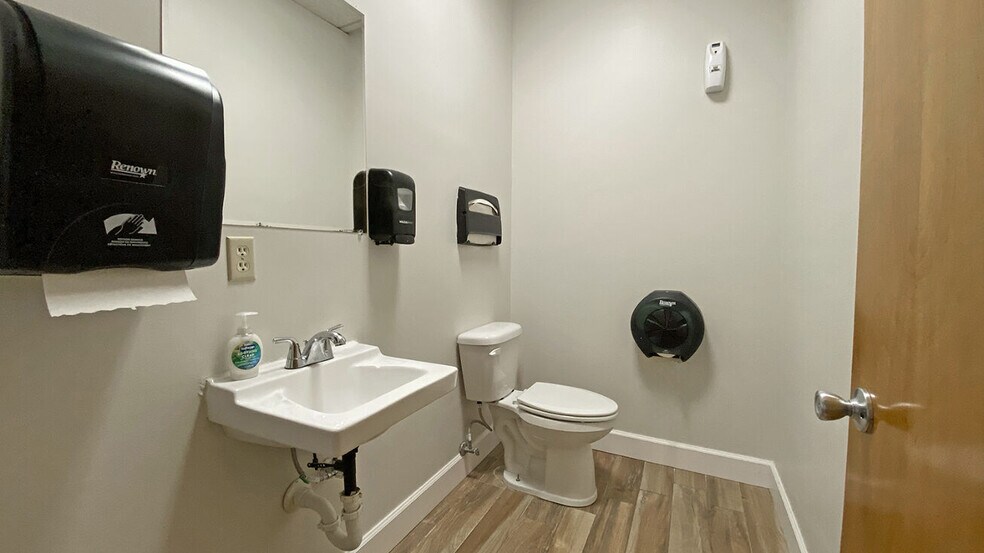 More Photos Of 5711 Richard St, Jacksonville Medical For Lease