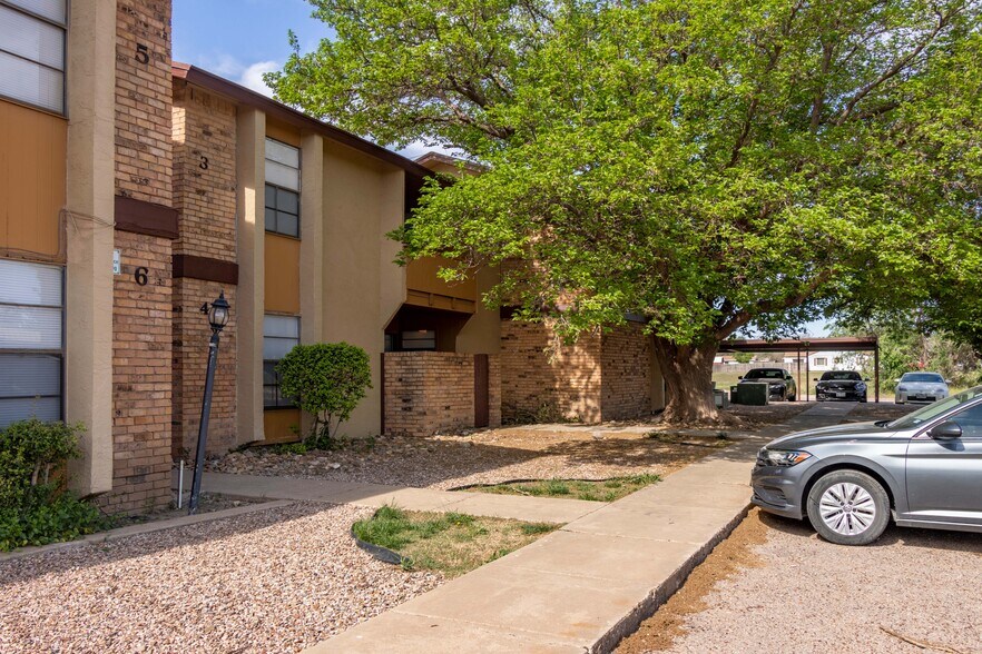Primary Photo Of 1102 Sherman Ave, Levelland Apartments For Sale