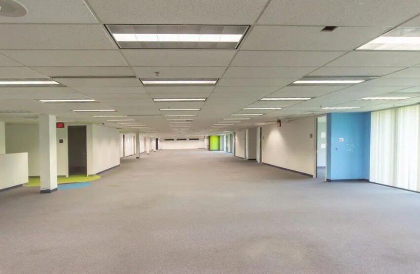 More Photos Of 27301-27335 W 11 Mile Rd, Southfield Research And Development For Sale