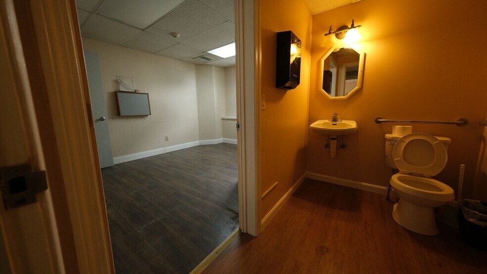 More Photos Of 761 Park Ave, Cranston Medical For Lease