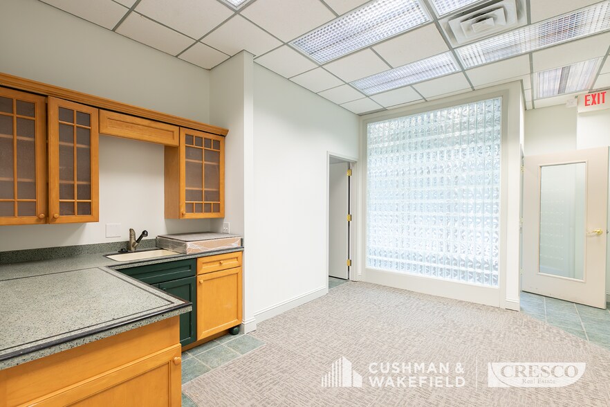 More Photos Of 2775 Bishop Rd, Wickliffe Medical For Sale