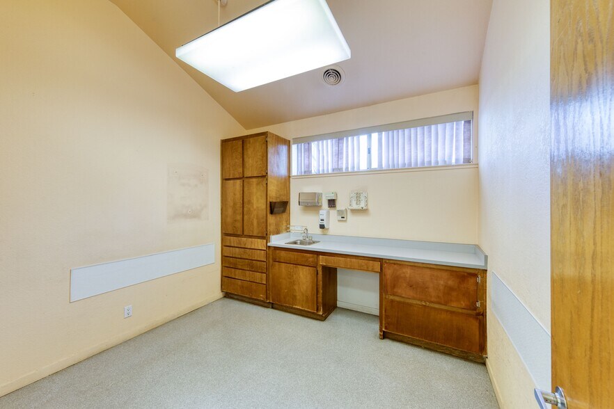 More Photos Of 2928 Eastern Ave, Sacramento Medical For Sale