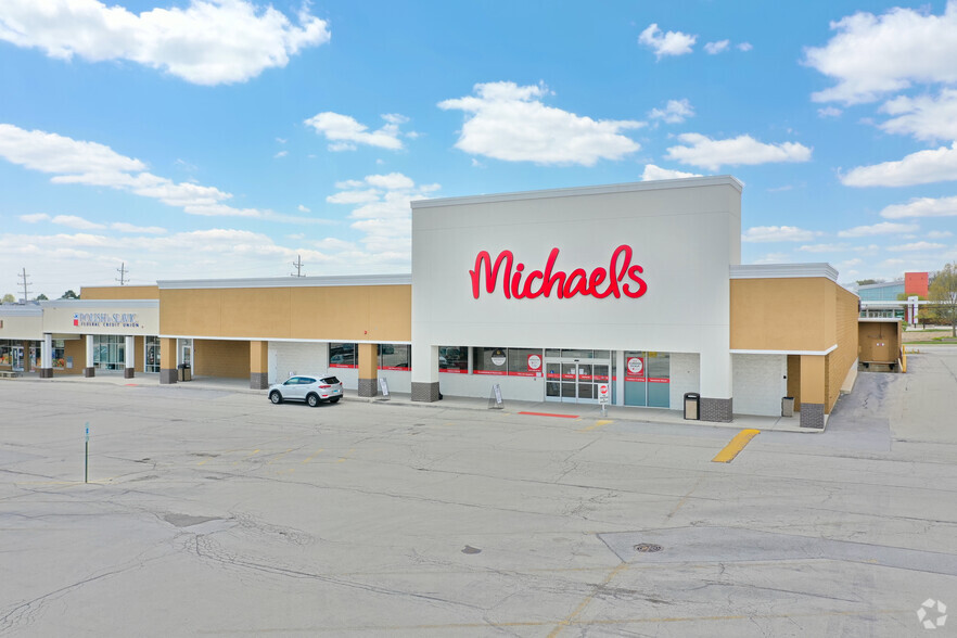 Primary Photo Of 15118-15128 S La Grange Rd, Orland Park Department Store For Lease