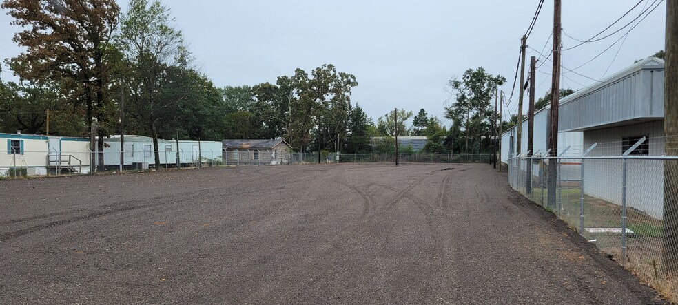 More Photos Of 2820 E Marshall Ave, Longview Land For Lease