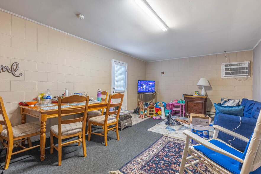 More Photos Of 5174 Hamilton Middletown Rd, Hamilton Light Distribution For Sale