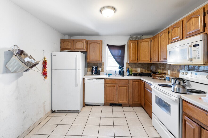 More Photos Of 125 W State St, Kennett Square Apartments For Sale