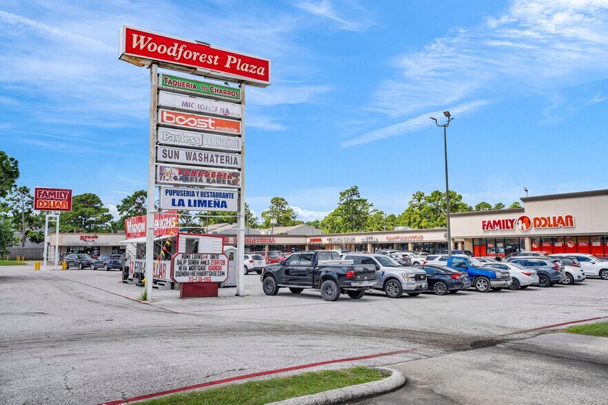 More Photos Of 500-548 Normandy St, Houston Storefront For Lease