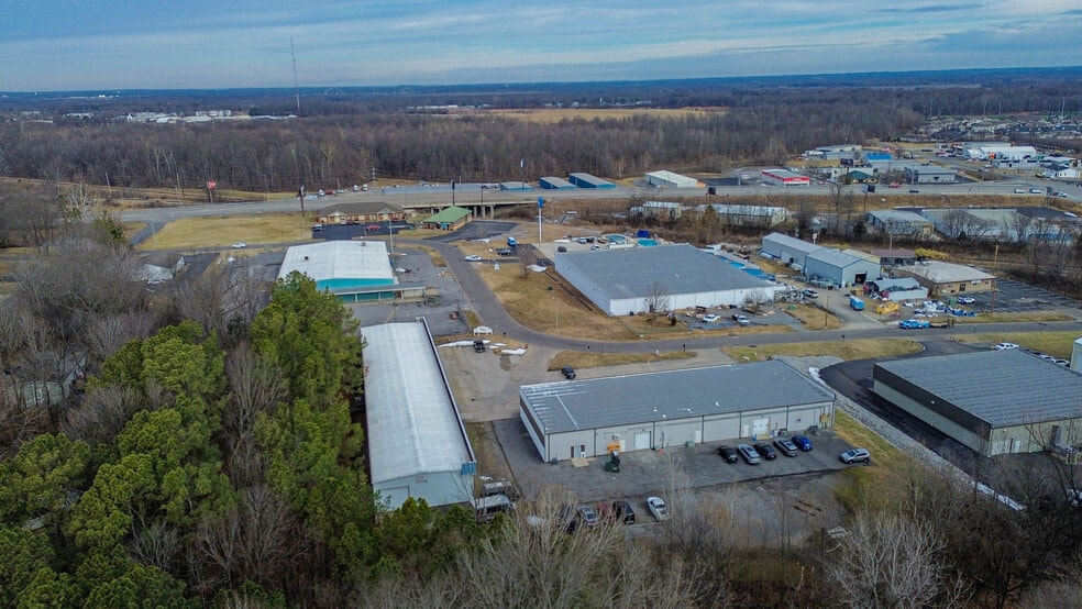 More Photos Of 3530 Park Plaza Rd, Paducah Flex For Lease