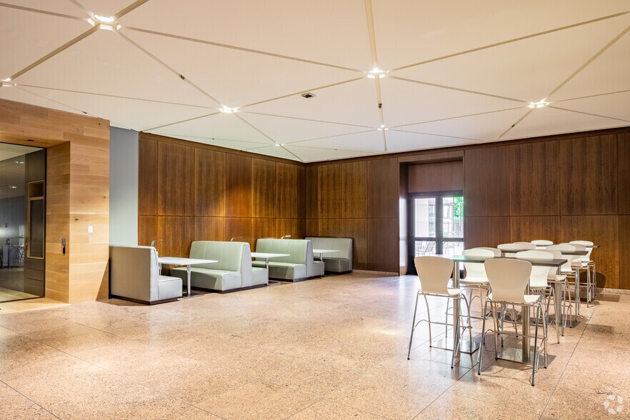 More Photos Of 133 Peachtree St NE, Atlanta Office For Lease