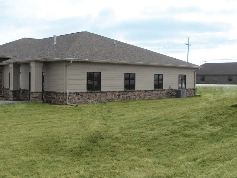 More Photos Of 9849 S 168th Ave, Omaha Office For Sale