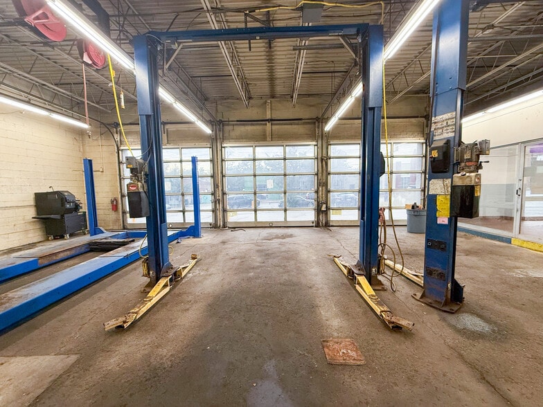 More Photos Of 901 Penn Ave, Pittsburgh Auto Repair For Sale