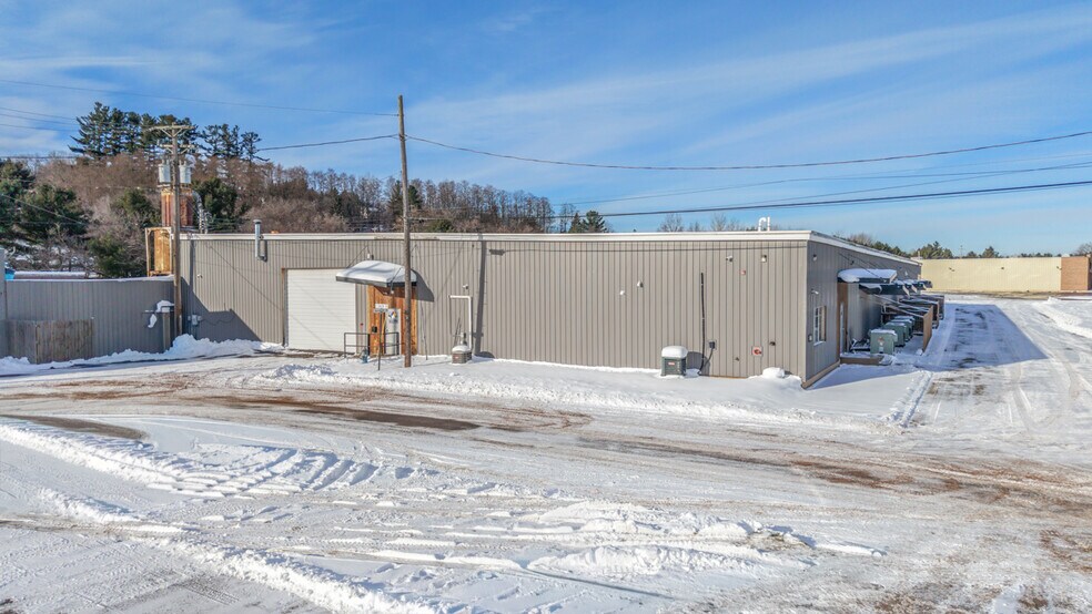 More Photos Of 106 E Smith St, Iron Mountain Distribution For Sale