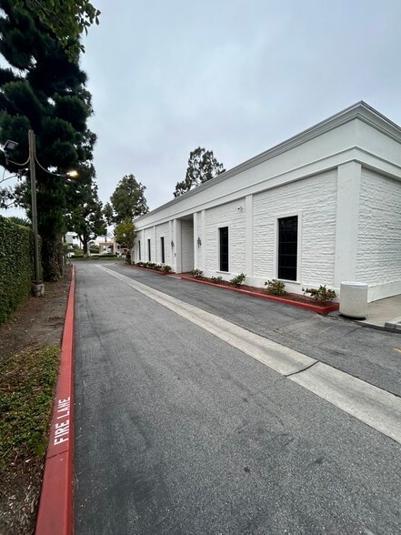 More Photos Of 18616 Gridley Rd, Artesia Restaurant For Lease
