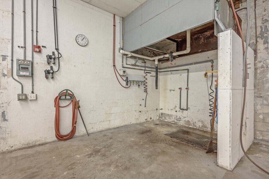 More Photos Of 3041 Gateway Dr, Pompano Beach Warehouse For Sale