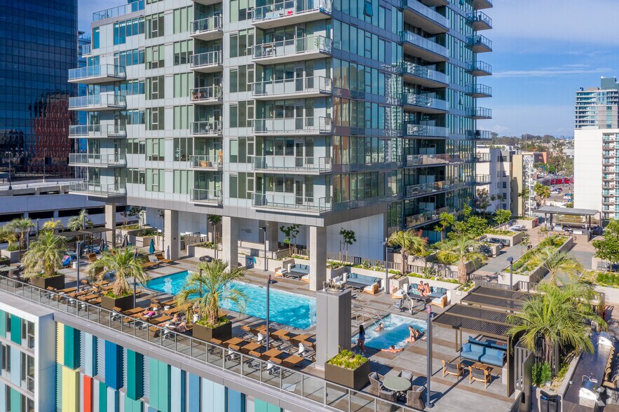 More Photos Of 702 Broadway, San Diego Apartments For Lease