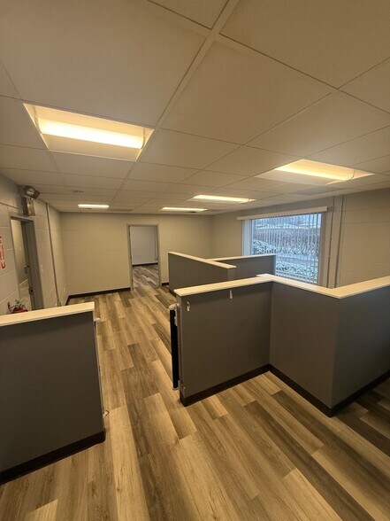 More Photos Of 4901 W 115th St, Alsip Warehouse For Lease