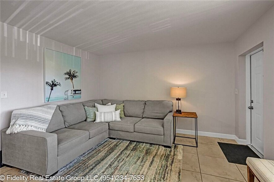 More Photos Of 2131 NE 40th Ct, Lighthouse Point Apartments For Sale