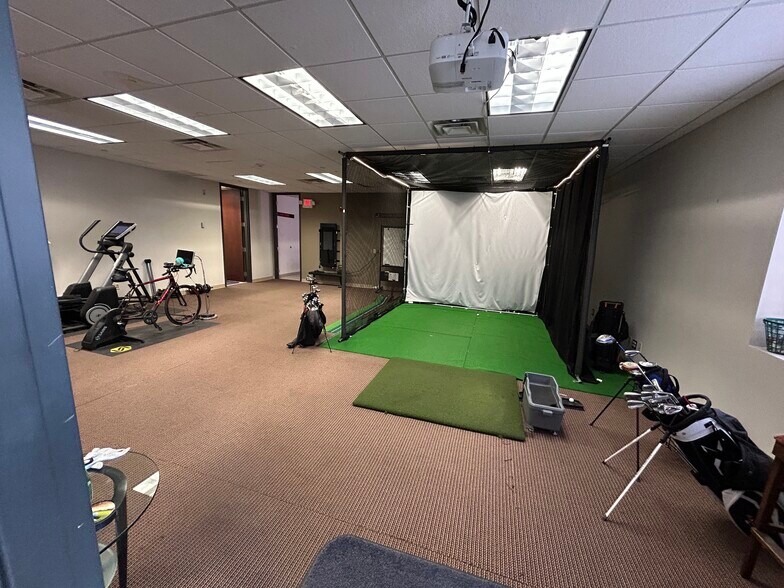 More Photos Of 2800 Hitchcock Ave, Downers Grove Manufacturing For Sale