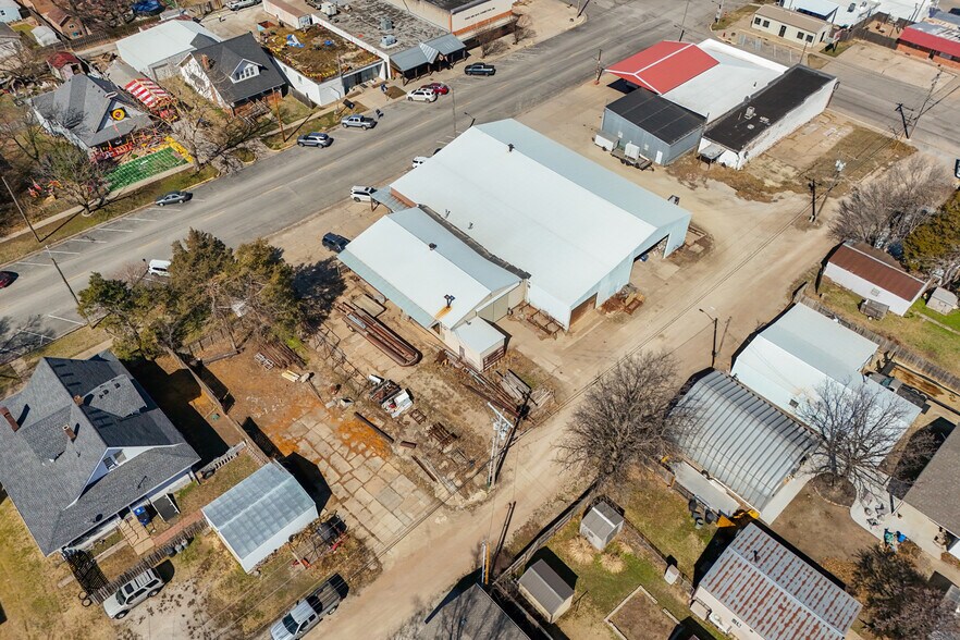 More Photos Of 410 N Commercial Ave, Sedgwick Storefront For Sale