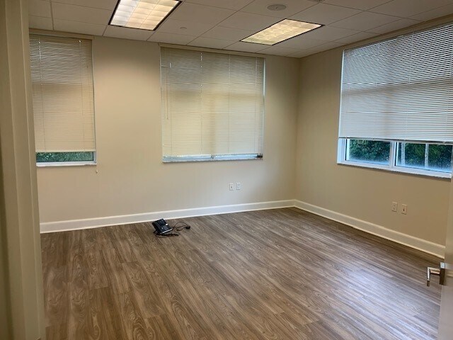 More Photos Of 2925 Pga Blvd, Palm Beach Gardens Office For Lease