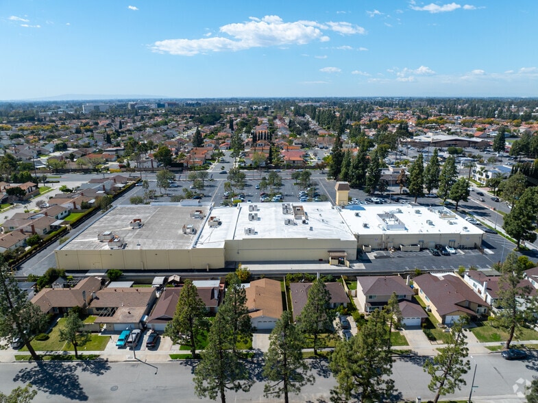 More Photos Of 17500 Carmenita Rd, Cerritos General Retail For Sale