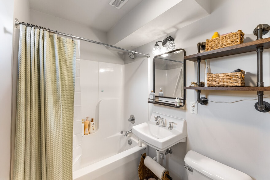 More Photos Of 1415 Highland Ave, Knoxville Multifamily For Sale