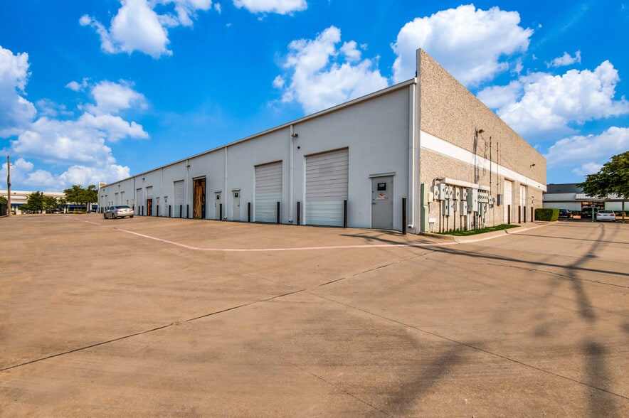More Photos Of 2514 Tarpley Rd, Carrollton Light Distribution For Lease