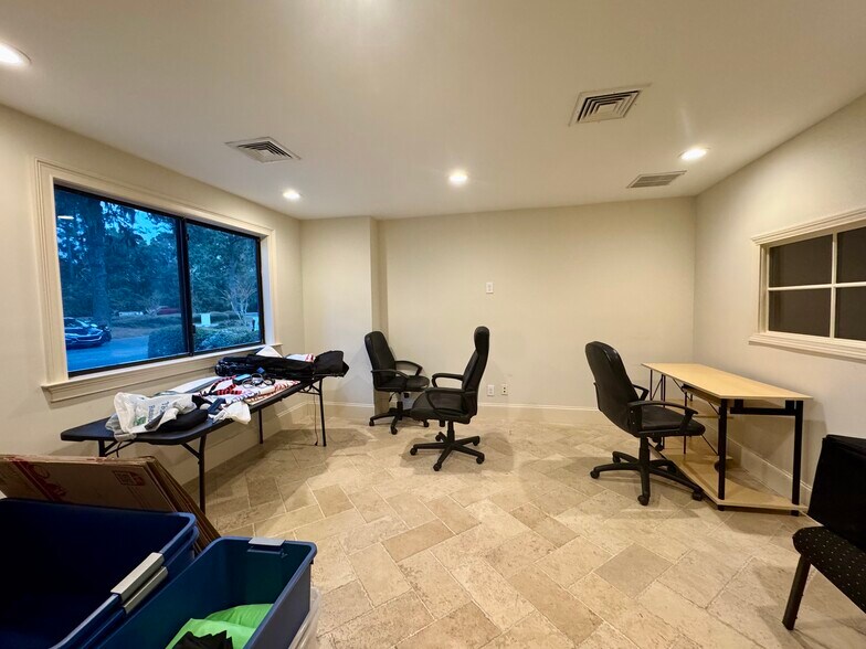 More Photos Of 386 Spanish Wells Rd, Hilton Head Research And Development For Sale