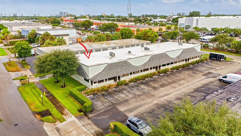 More Photos Of 1334 S Killian Dr, Lake Park Warehouse For Sale