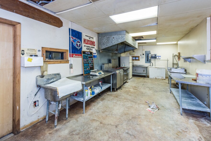 More Photos Of 7386 Mt Carmel Rd, Decaturville Convenience Store For Sale